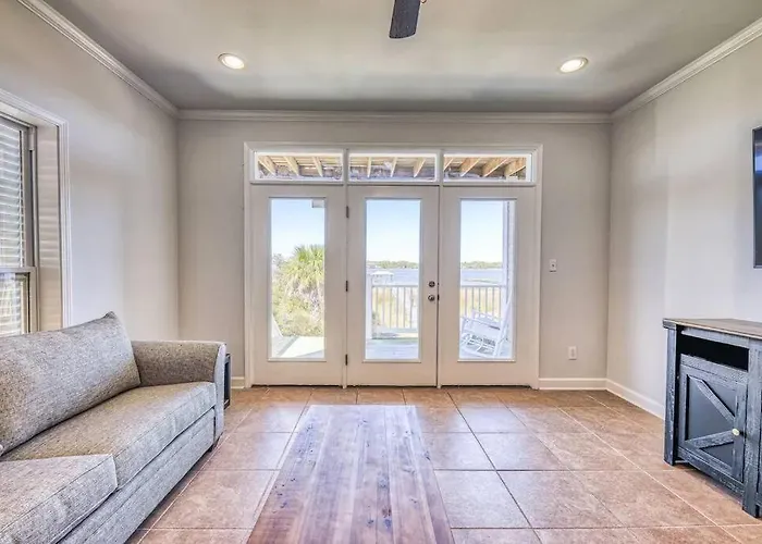 Sandy Fox- Walk To Beach, Private Pool, Sleeps 26
